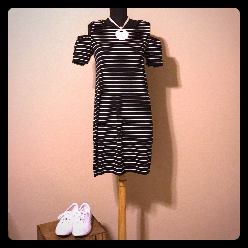 White House Black Market Cold Shoulder Dress